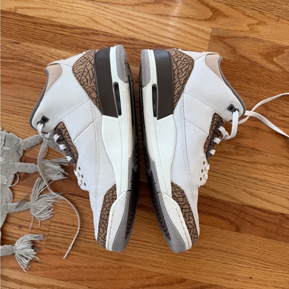 “Palomino” Air Jordan 3 (2023) - Picture 2 of 6